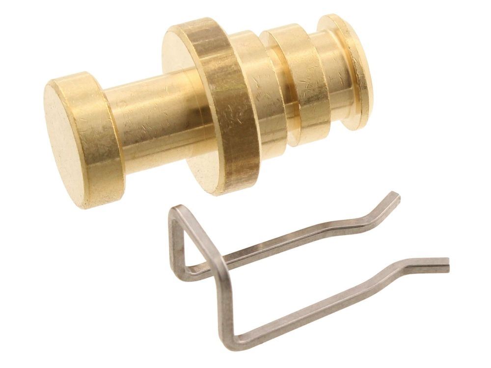 Plug, flow sensor