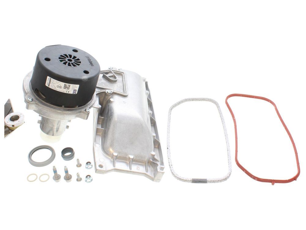 Fan, with combustion chamber cover