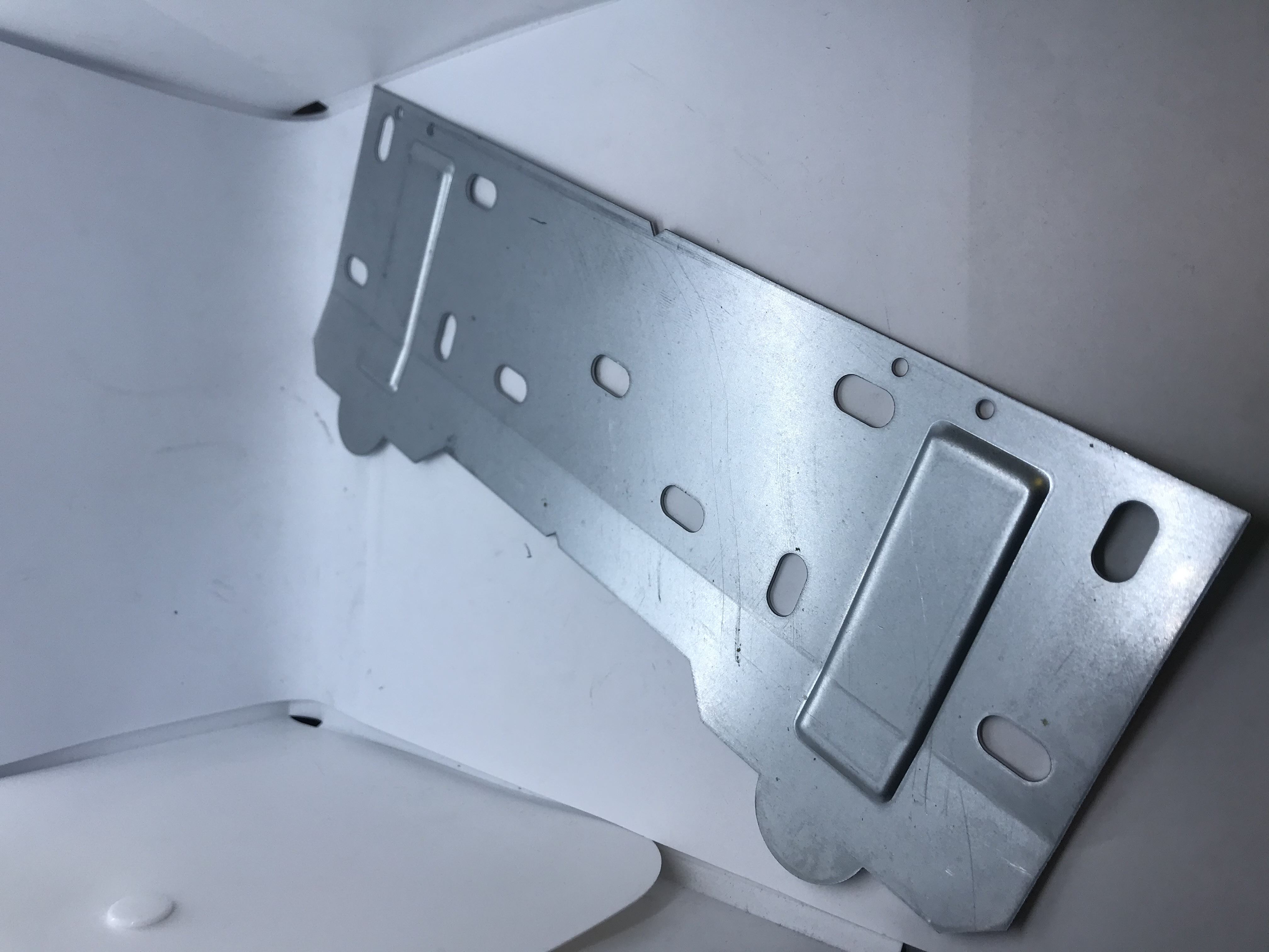 Wall hanging bracket