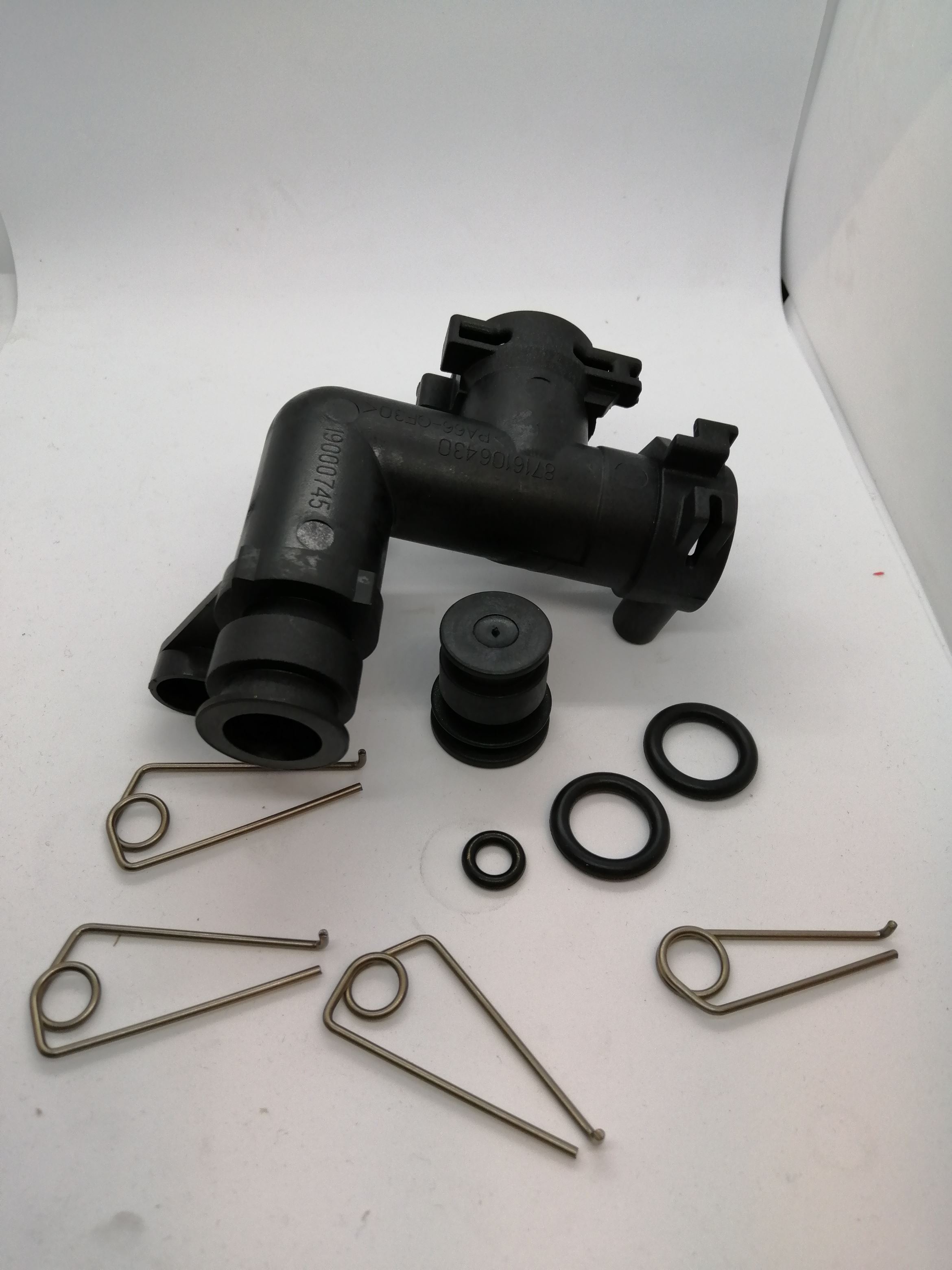 EXPANSION VESSEL CONNECTOR