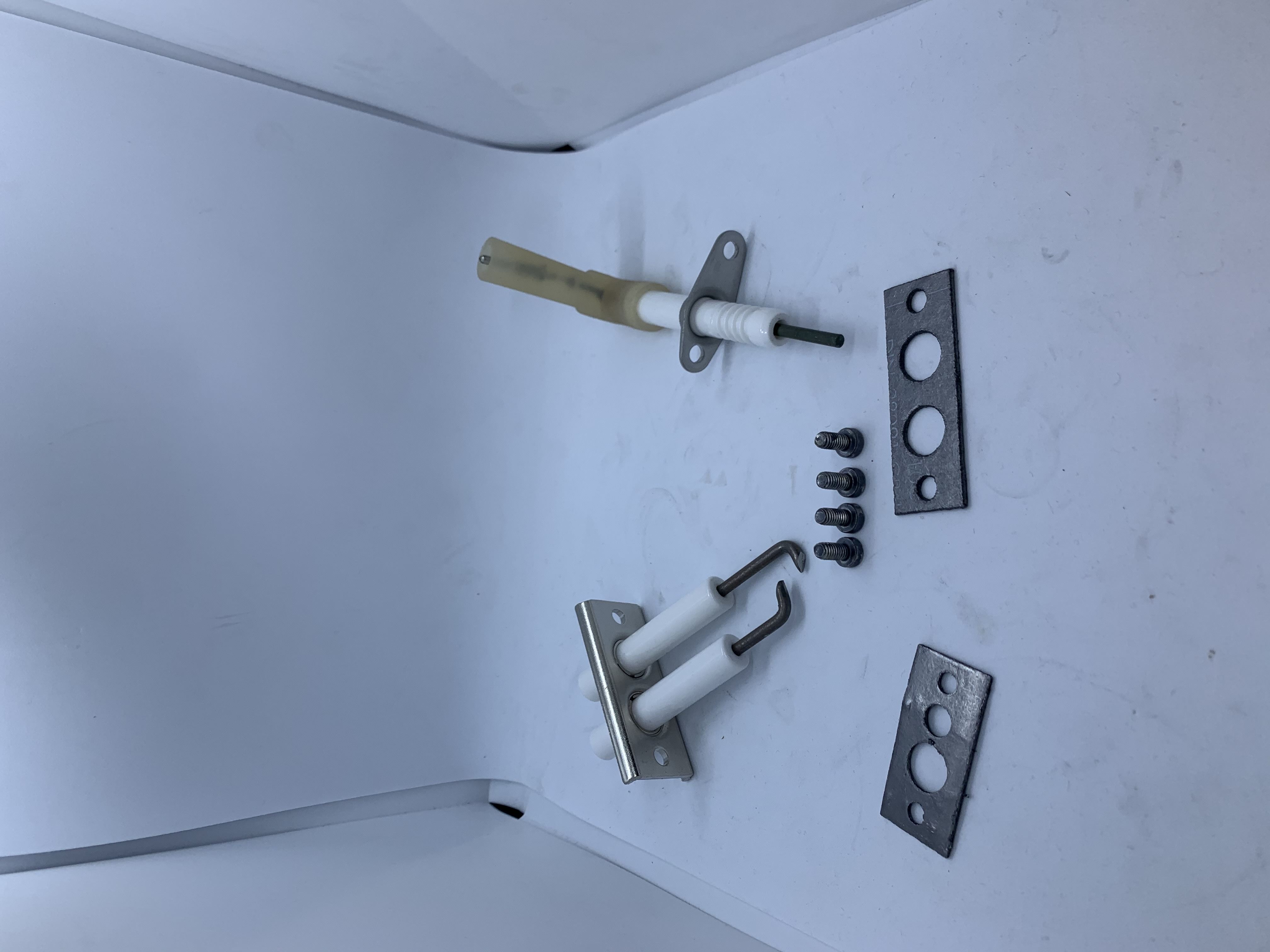 SET OF ELECTRODES